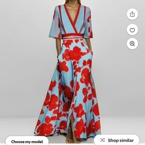 Women's Vibrant Temperament V-neck Floral dress. Short Sleeved  Size Small BNWOT